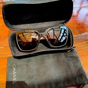 Gorgeous CHANEL Oversized Sunglasses